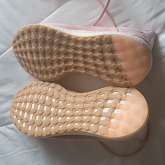 ADIDAS PUREBOOST 21 RUNNING SHOES  9.5 - Picture 11 of 12